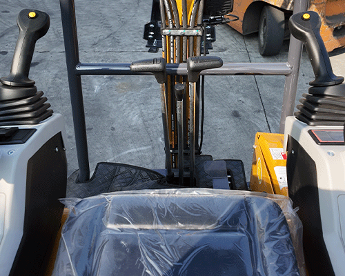 Pelle mécanique de 2 tonnes à vendre